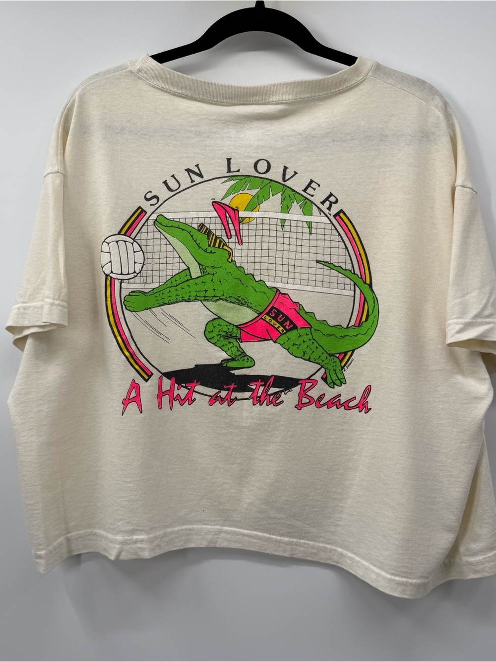 Sun Lover Croc Graphic Short-Sleeve Tee in Cream